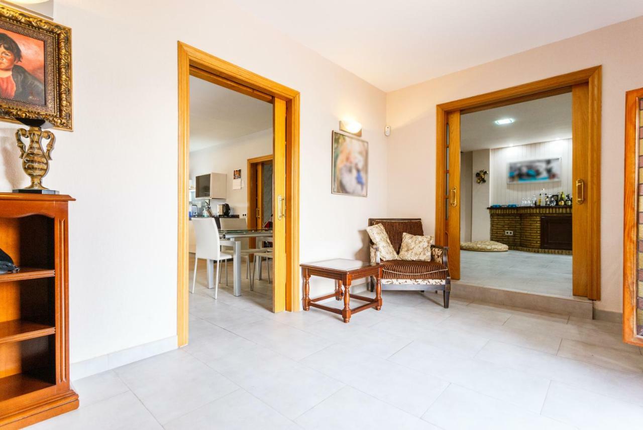 Divi Apartments Villa Reyes マイレナ・デル・アルハラフェ エクステリア 写真