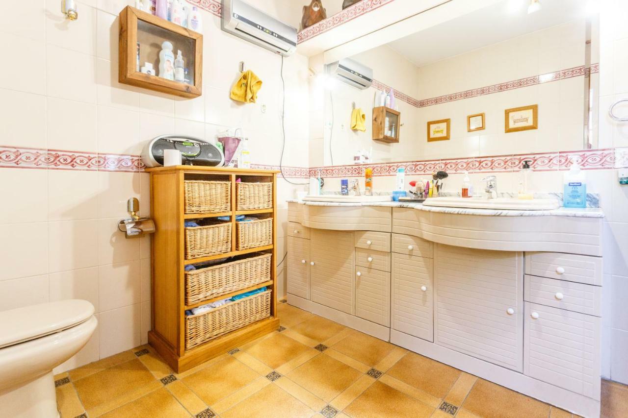 Divi Apartments Villa Reyes マイレナ・デル・アルハラフェ エクステリア 写真