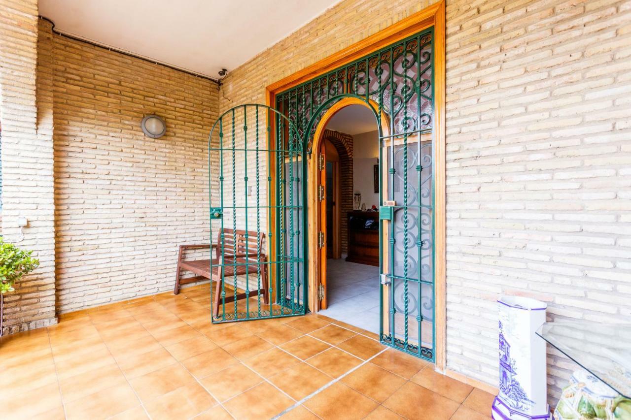 Divi Apartments Villa Reyes マイレナ・デル・アルハラフェ エクステリア 写真