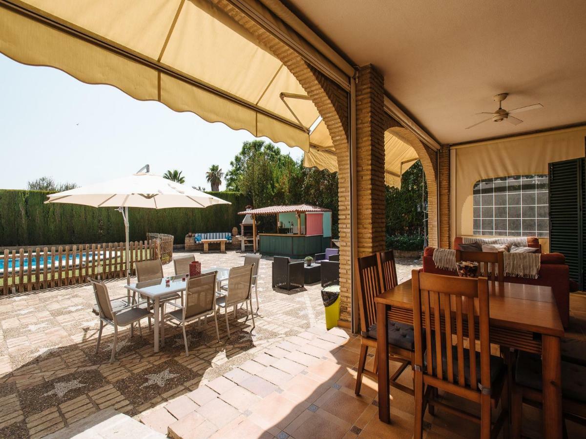 Divi Apartments Villa Reyes マイレナ・デル・アルハラフェ エクステリア 写真