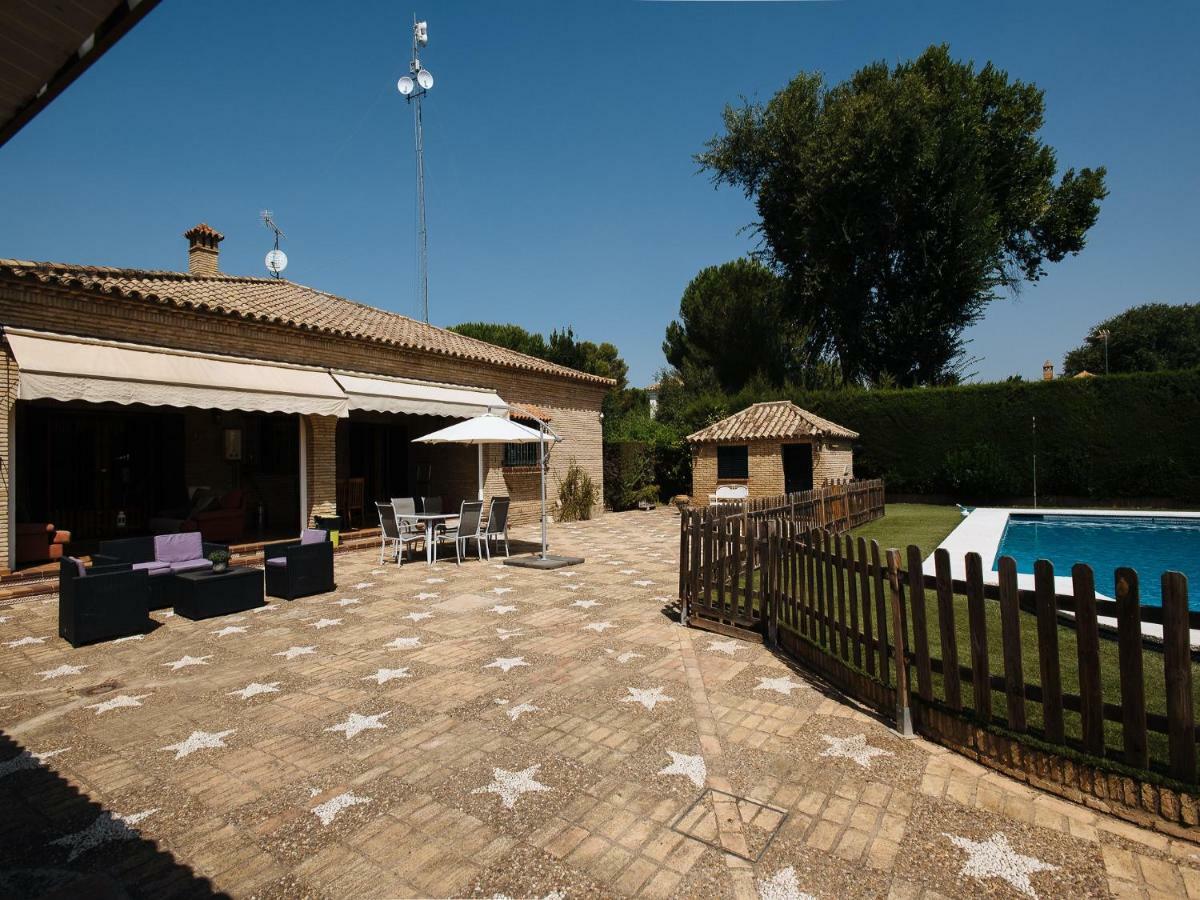 Divi Apartments Villa Reyes マイレナ・デル・アルハラフェ エクステリア 写真