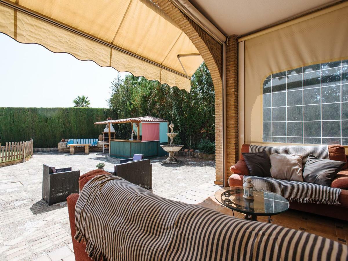 Divi Apartments Villa Reyes マイレナ・デル・アルハラフェ エクステリア 写真