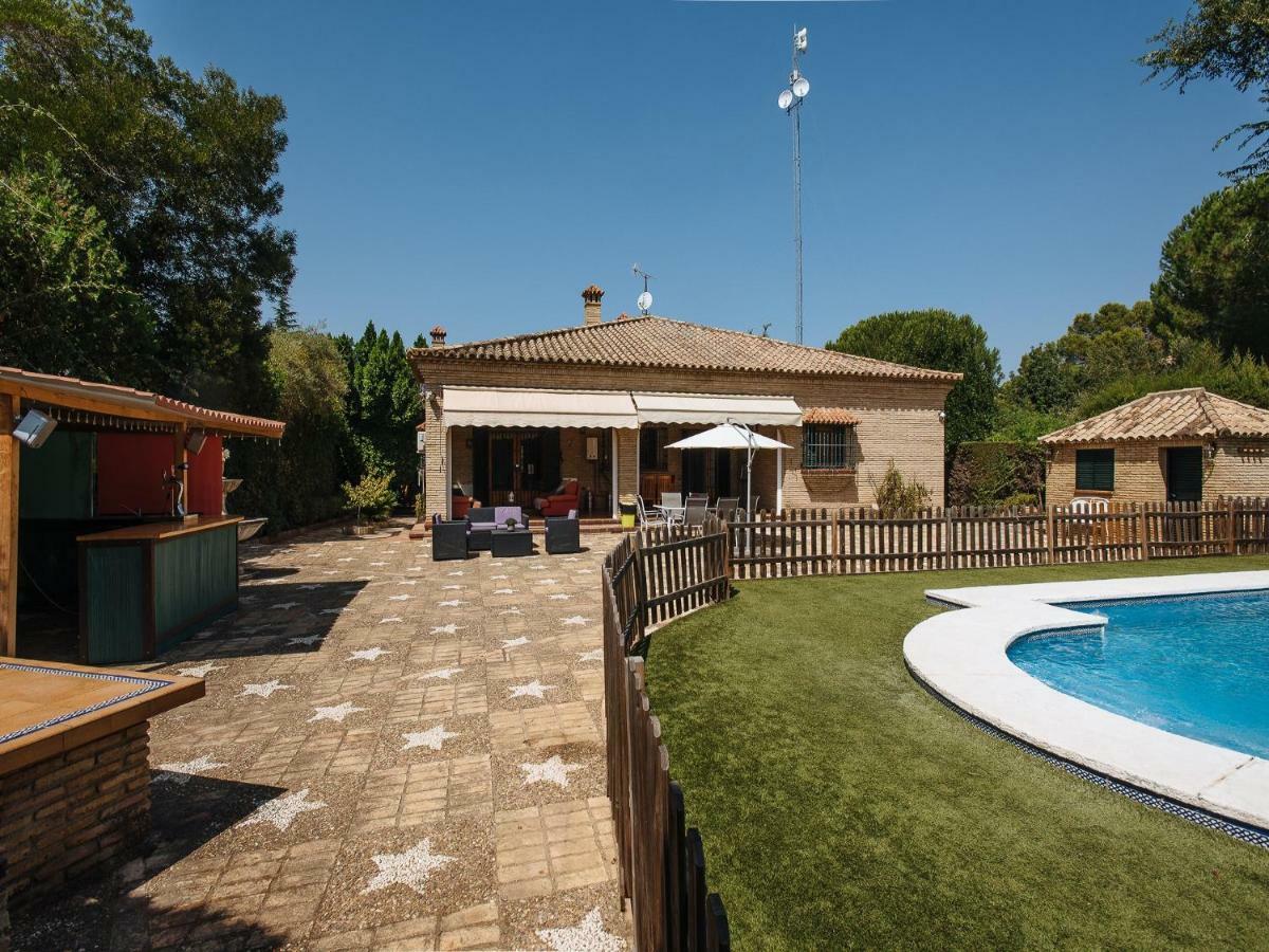 Divi Apartments Villa Reyes マイレナ・デル・アルハラフェ エクステリア 写真