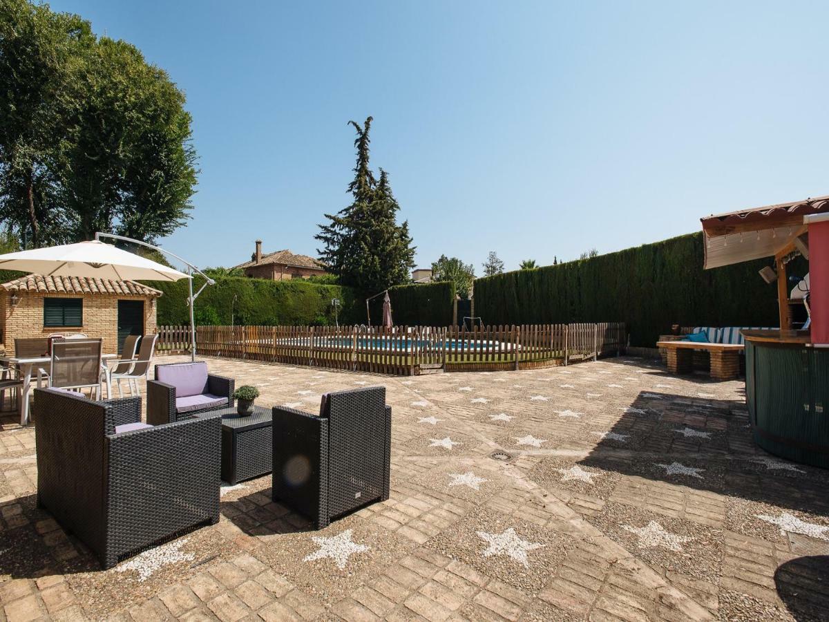 Divi Apartments Villa Reyes マイレナ・デル・アルハラフェ エクステリア 写真