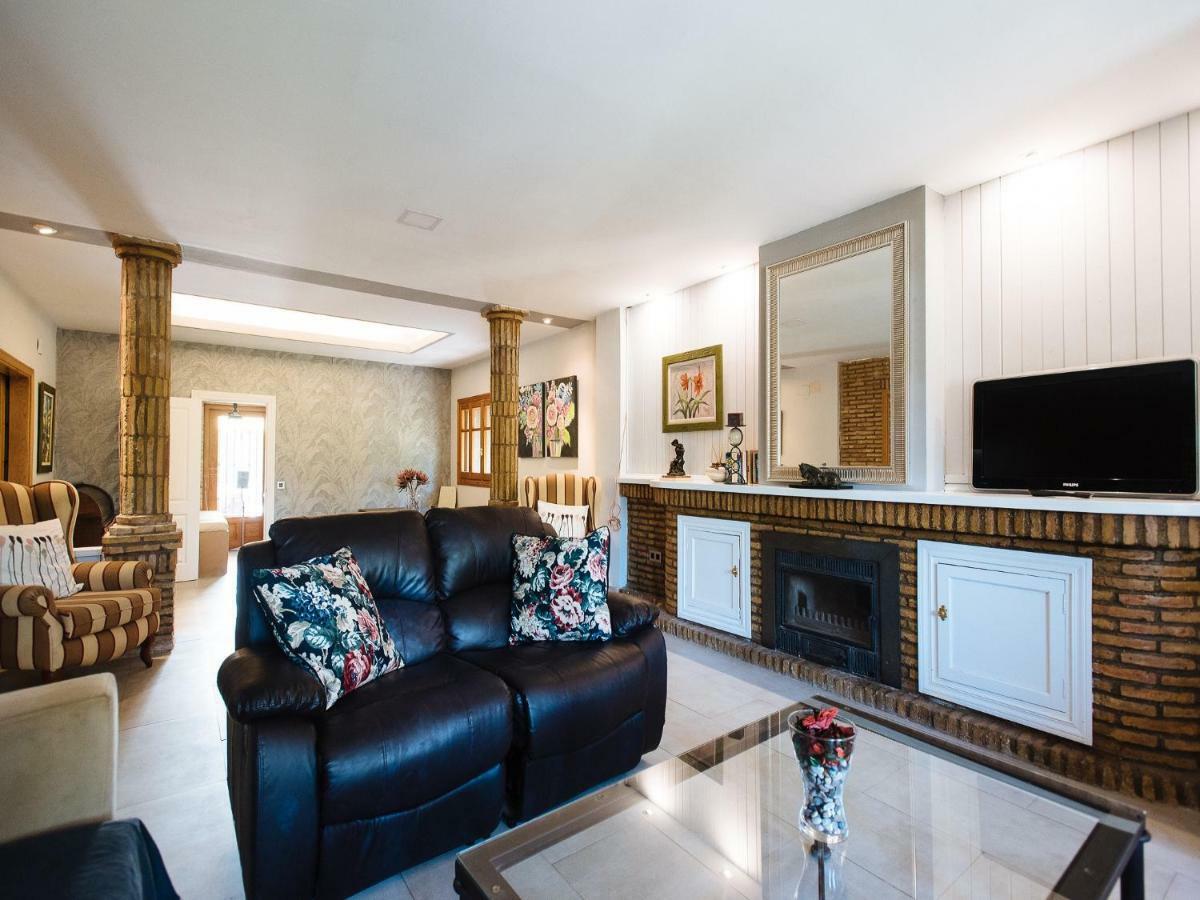 Divi Apartments Villa Reyes マイレナ・デル・アルハラフェ エクステリア 写真