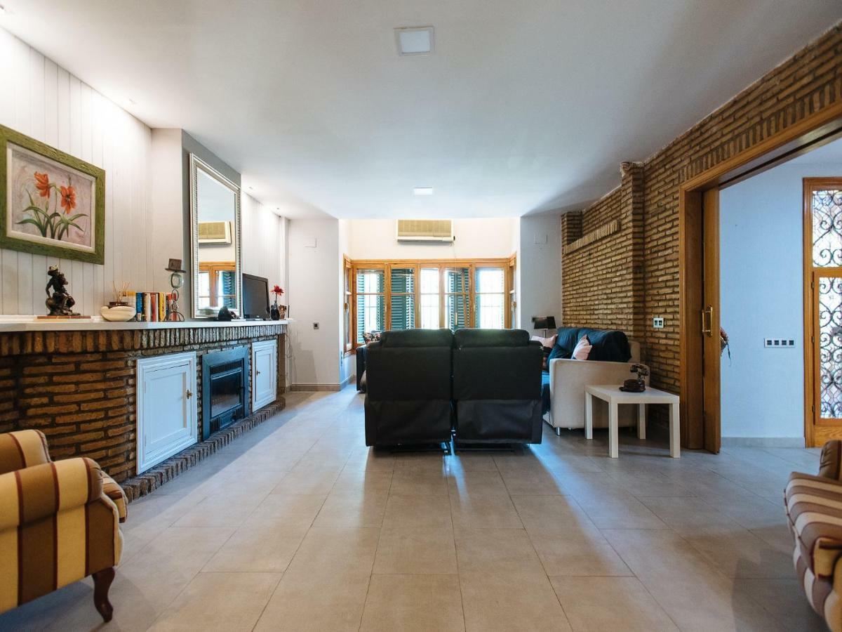 Divi Apartments Villa Reyes マイレナ・デル・アルハラフェ エクステリア 写真